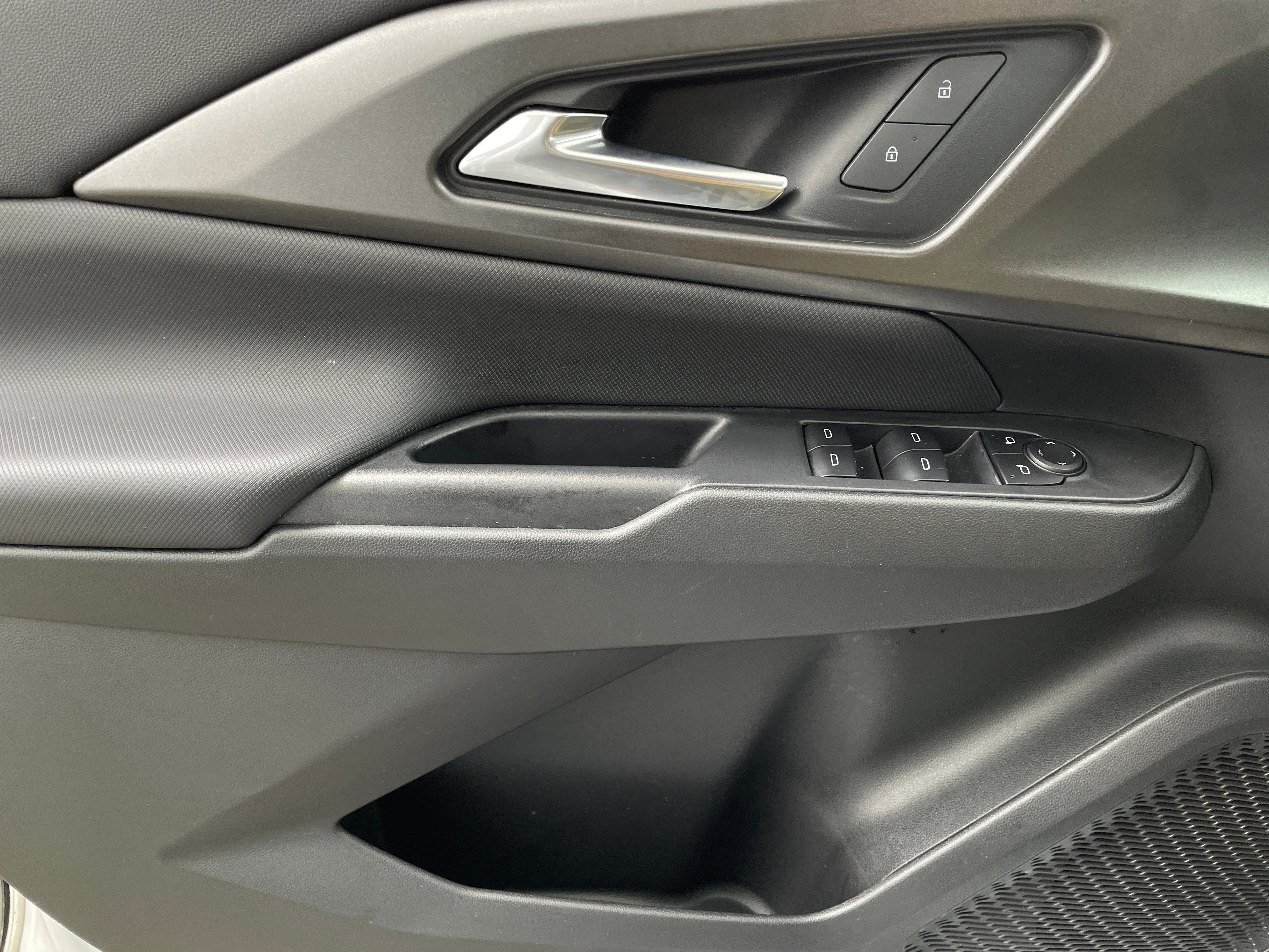 Used 2025 Chevrolet Equinox EV 1LT with VIN 3GN7DMRP8SS195374 for sale in Auburn, WA