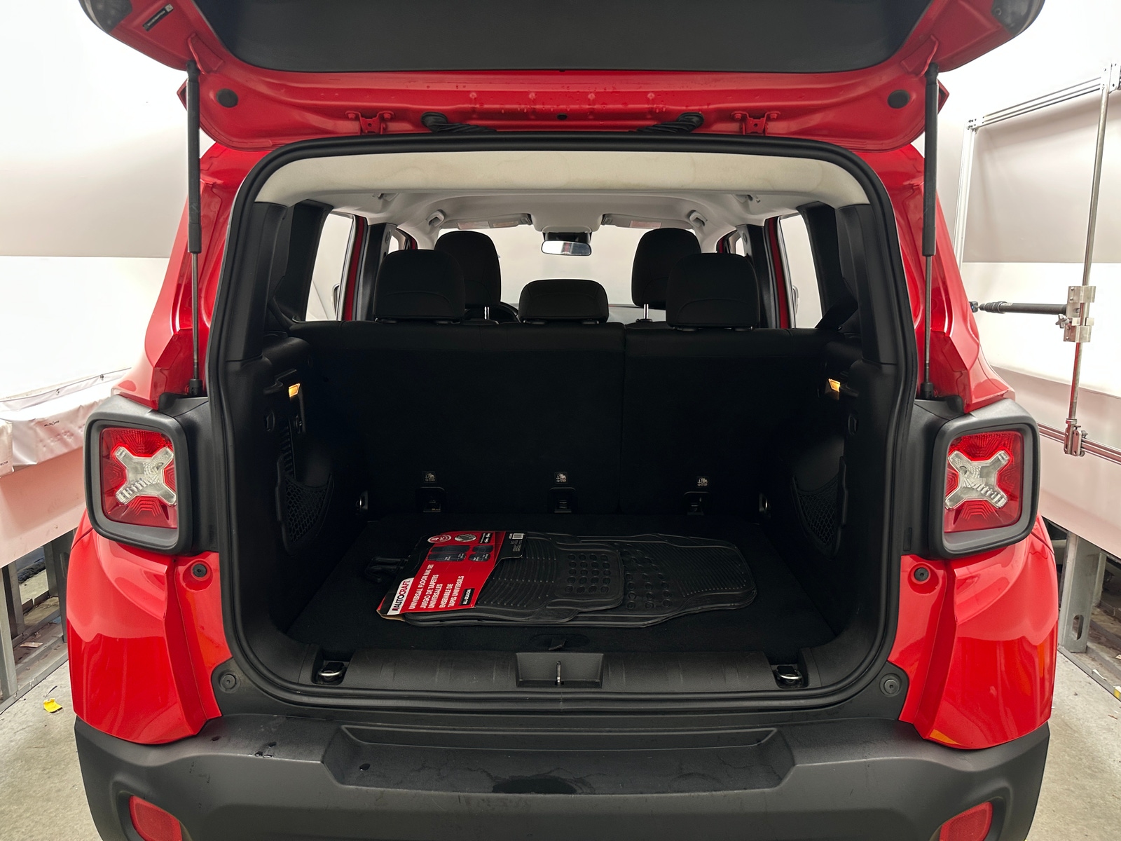 Thumbnail: 2017 Jeep Renegade - 7
