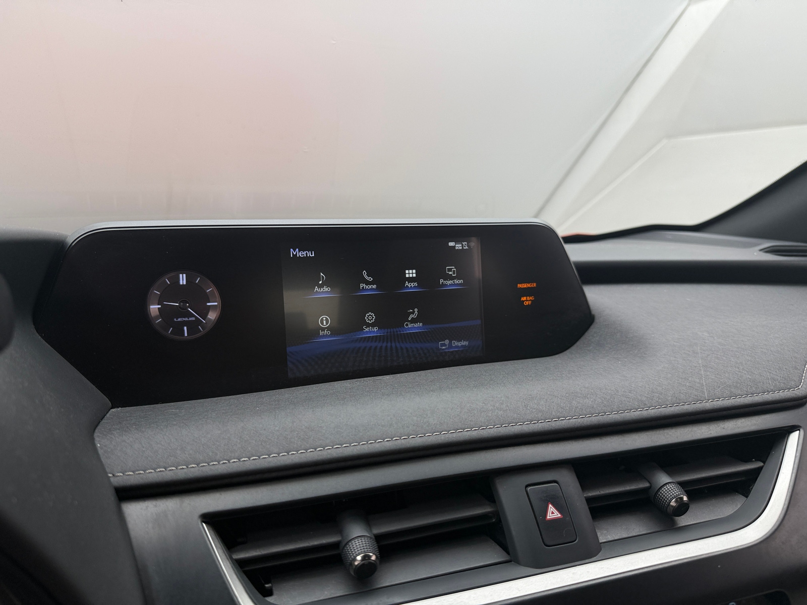 Thumbnail: 2019 Lexus UX - 3