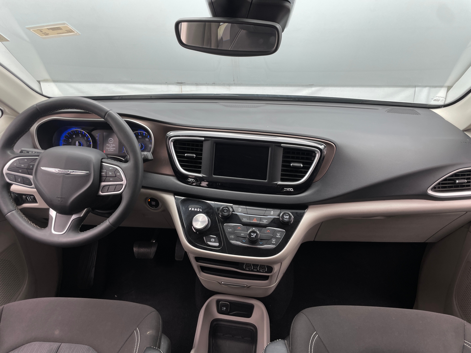 Thumbnail: 2023 Chrysler Voyager - 3