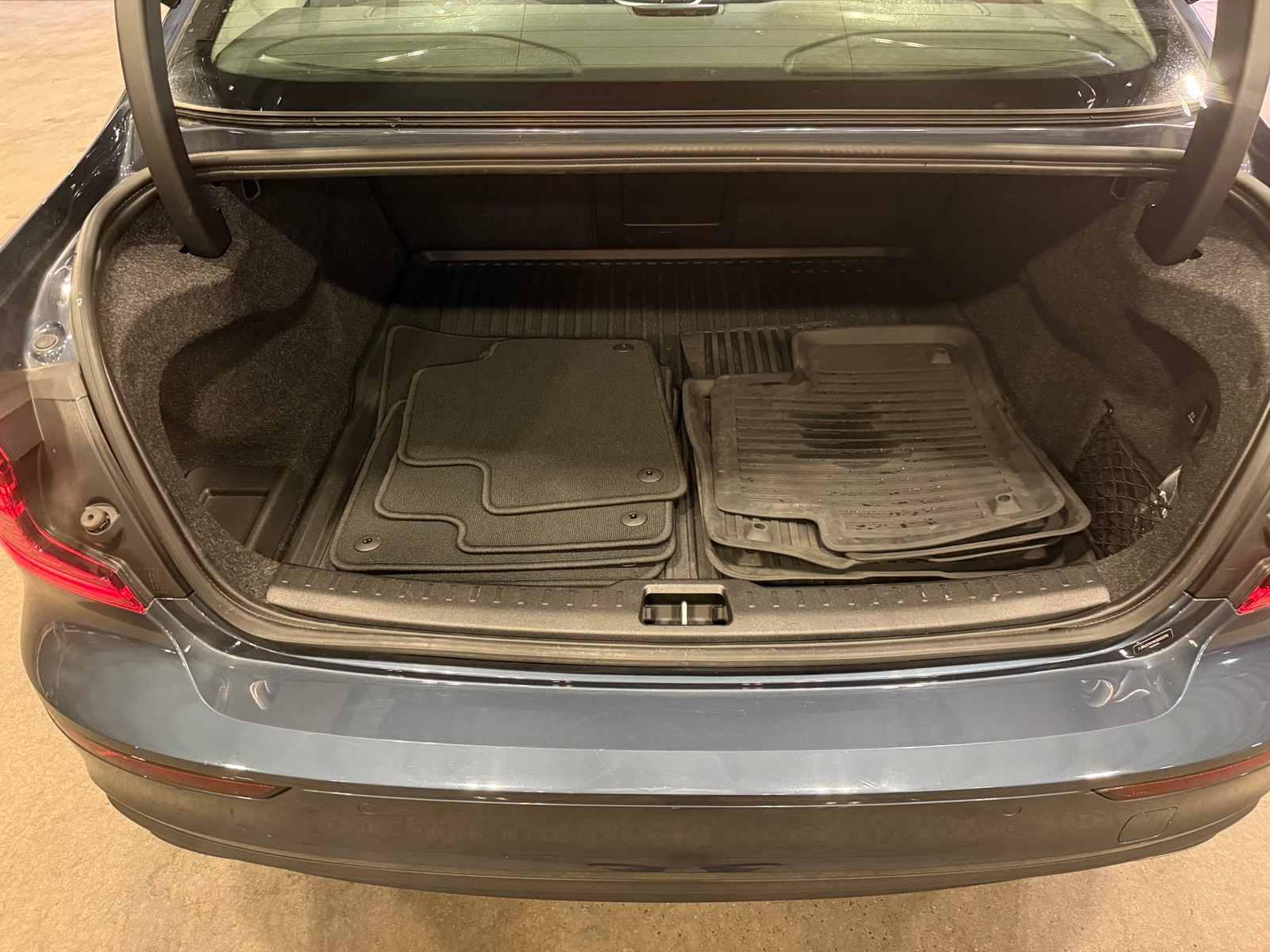 Thumbnail: 2019 Volvo S60 - 6