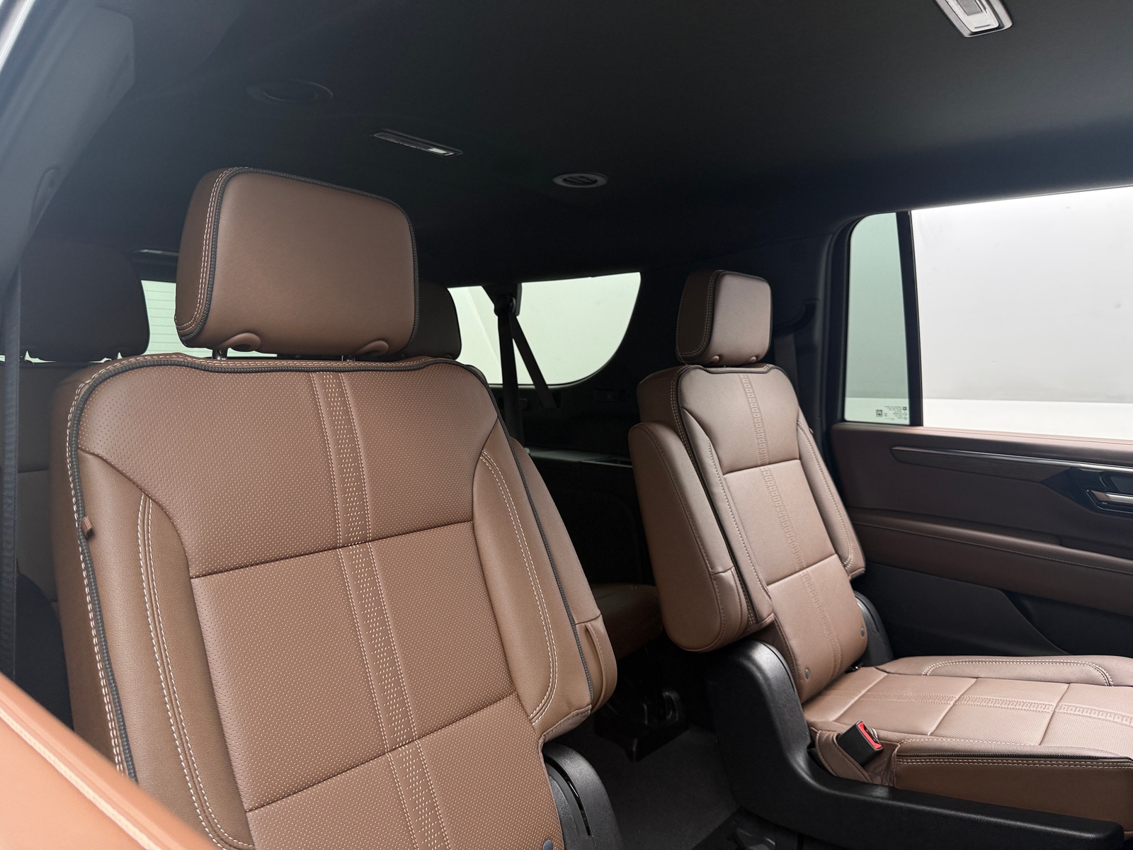 Thumbnail: 2025 Chevrolet Suburban - 5