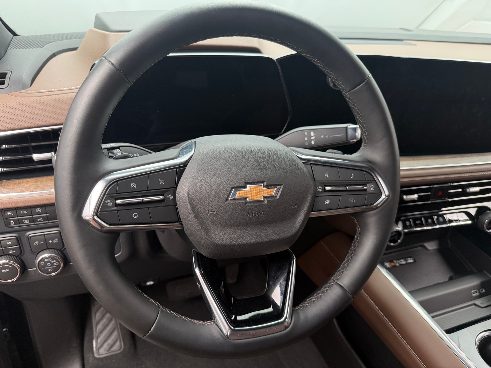 Thumbnail: 2025 Chevrolet Suburban - 4