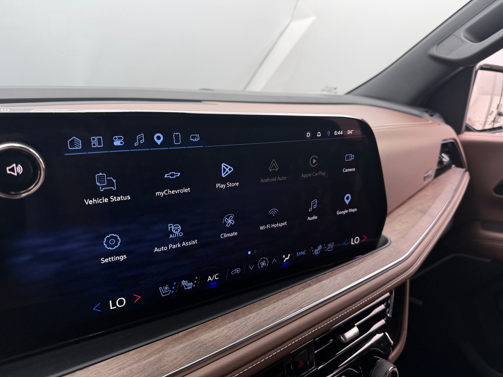 Thumbnail: 2025 Chevrolet Suburban - 3