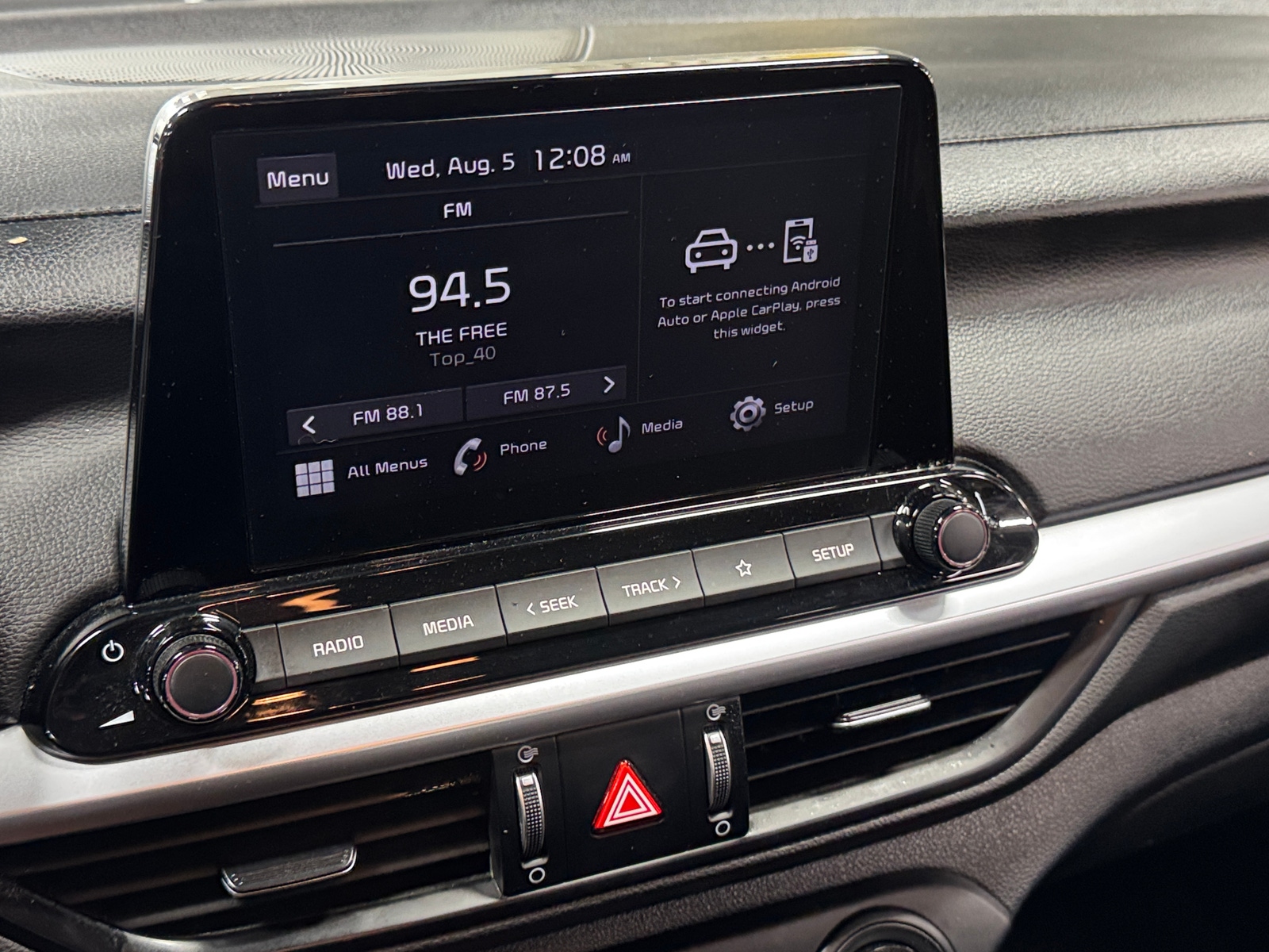 Thumbnail: 2023 Kia Forte - 4