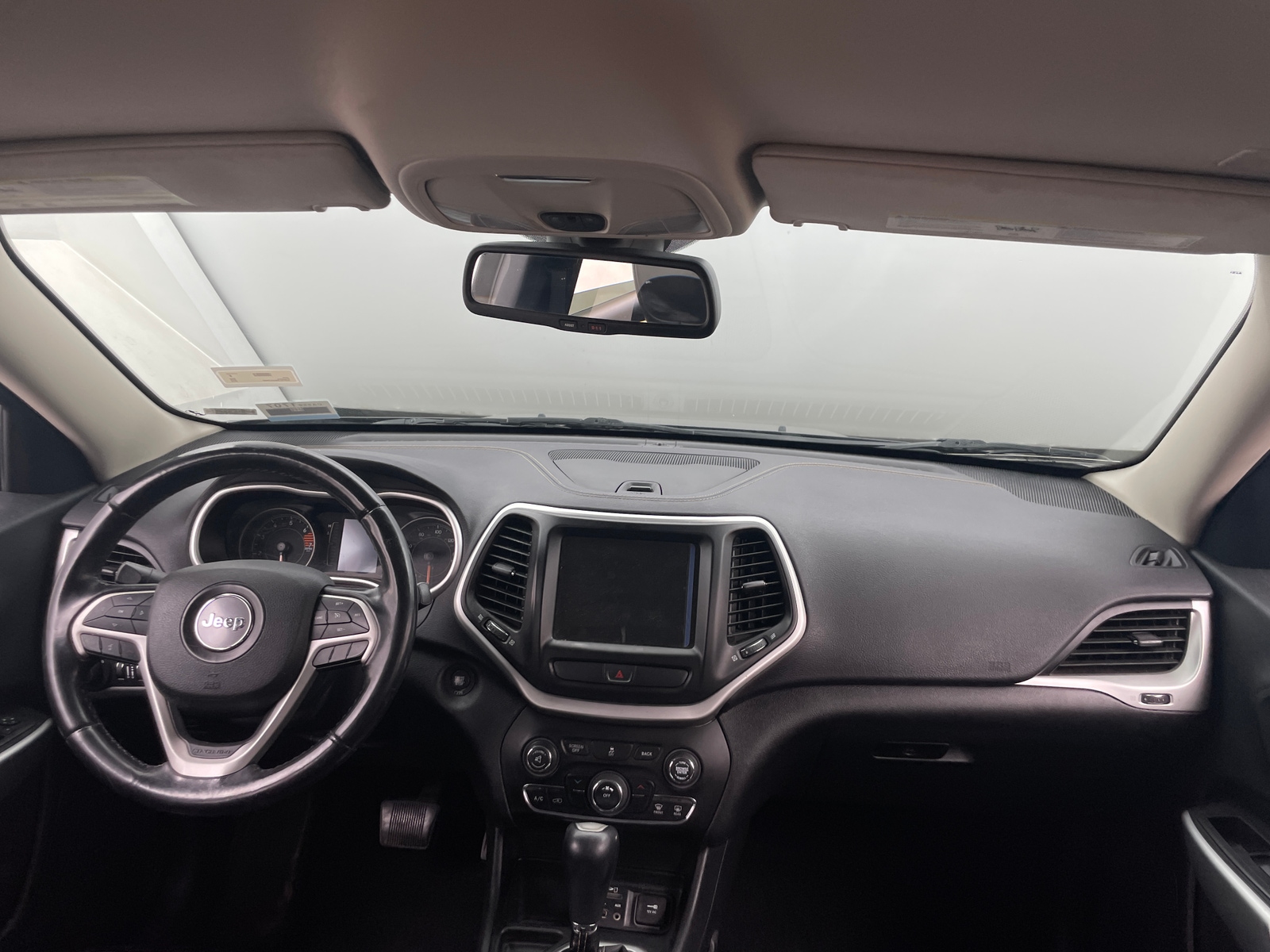 Thumbnail: 2018 Jeep Cherokee - 3
