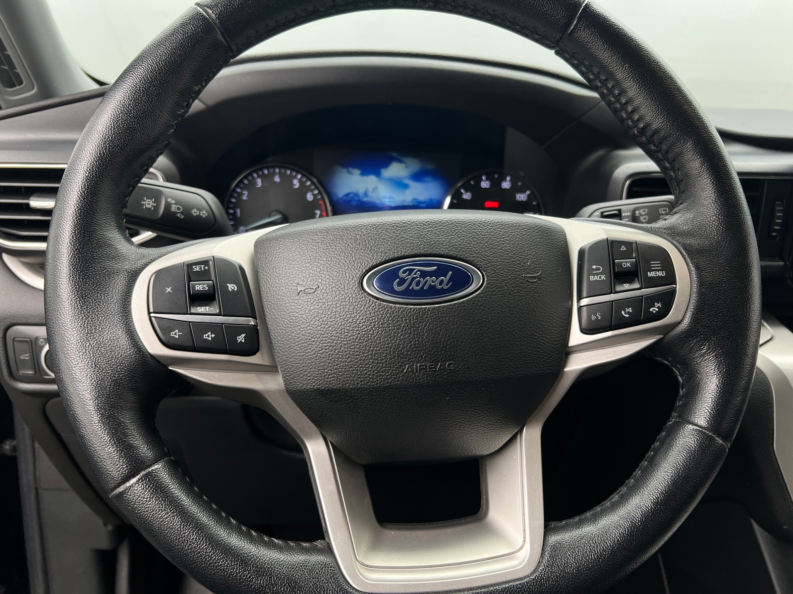Thumbnail: 2022 Ford Explorer - 4