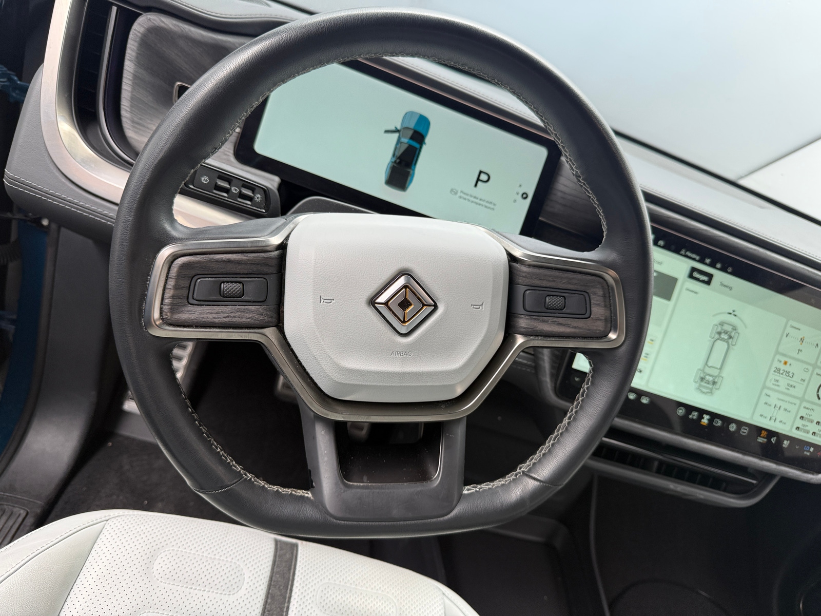 Thumbnail: 2022 Rivian R1T - 4