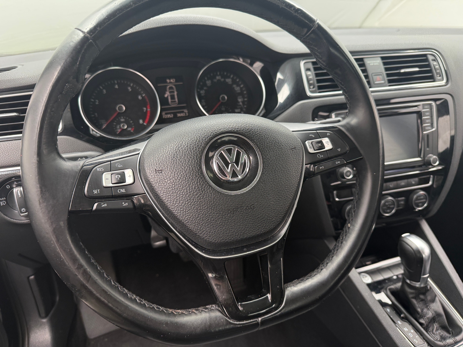 Thumbnail: 2017 Volkswagen Jetta - 4