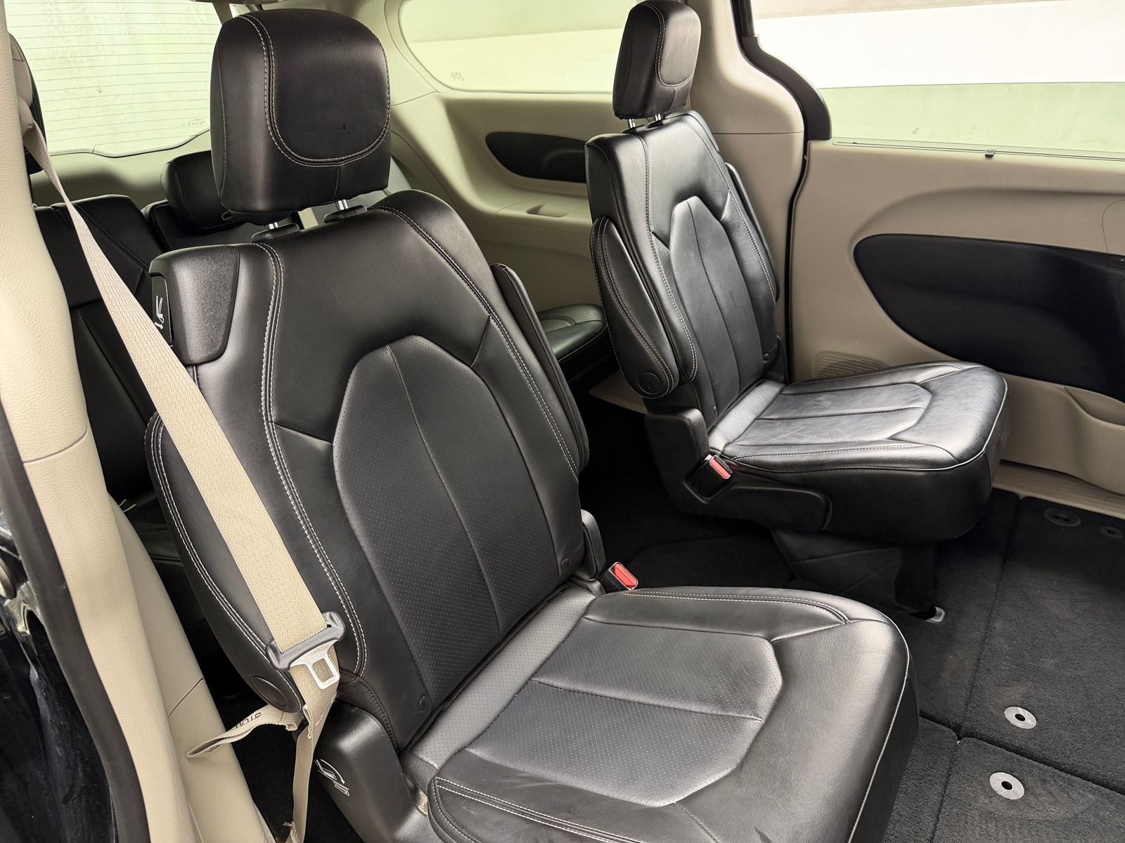 Thumbnail: 2023 Chrysler Pacifica - 5