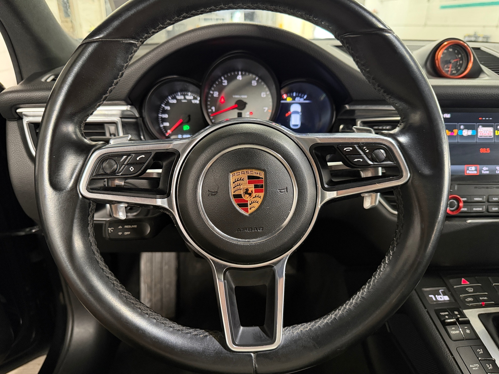 Thumbnail: 2018 Porsche Macan - 4