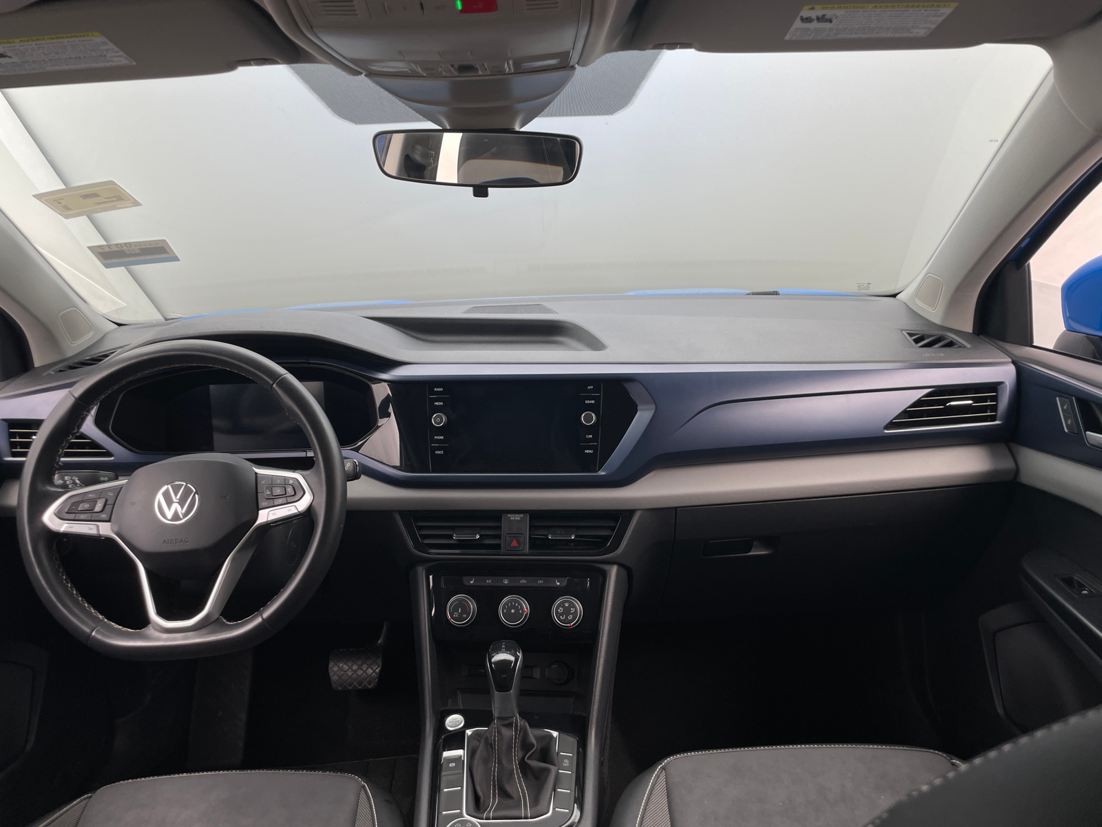Thumbnail: 2023 Volkswagen Taos - 3
