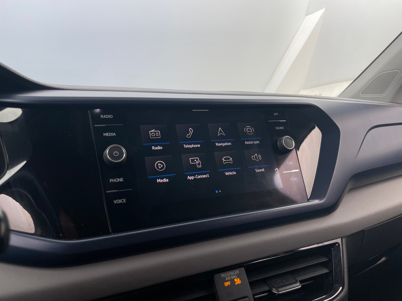 Thumbnail: 2023 Volkswagen Taos - 4
