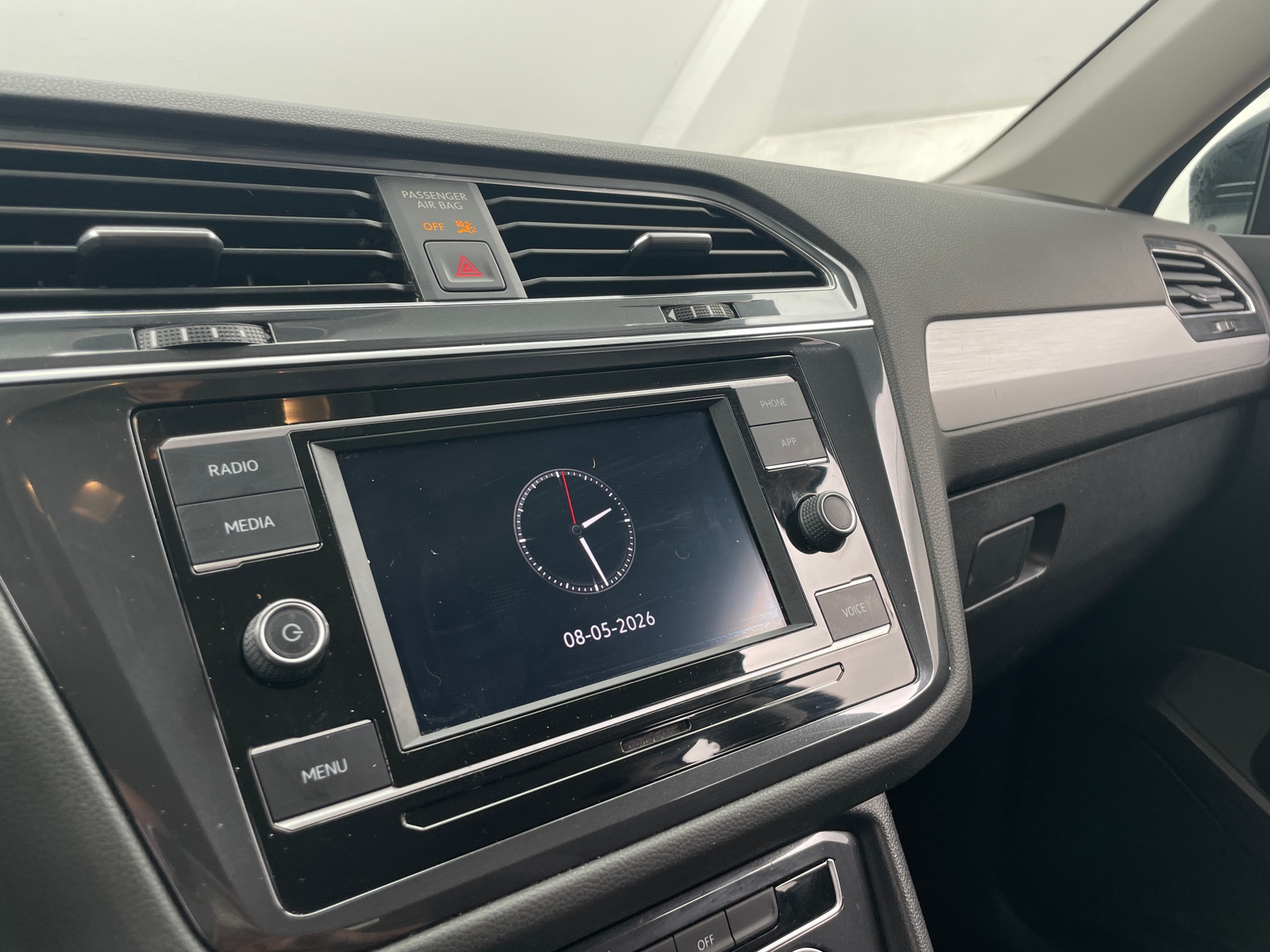Thumbnail: 2021 Volkswagen Tiguan - 4