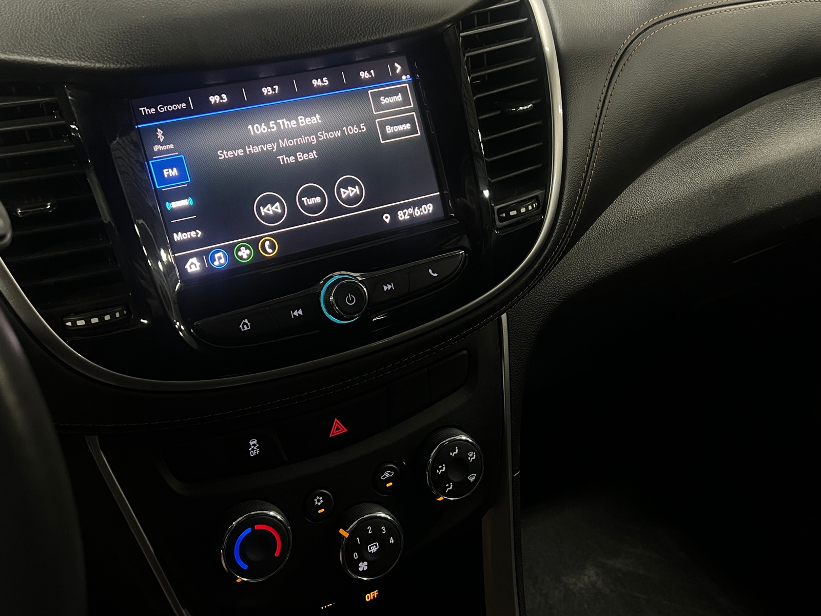 Thumbnail: 2020 Chevrolet Trax - 3