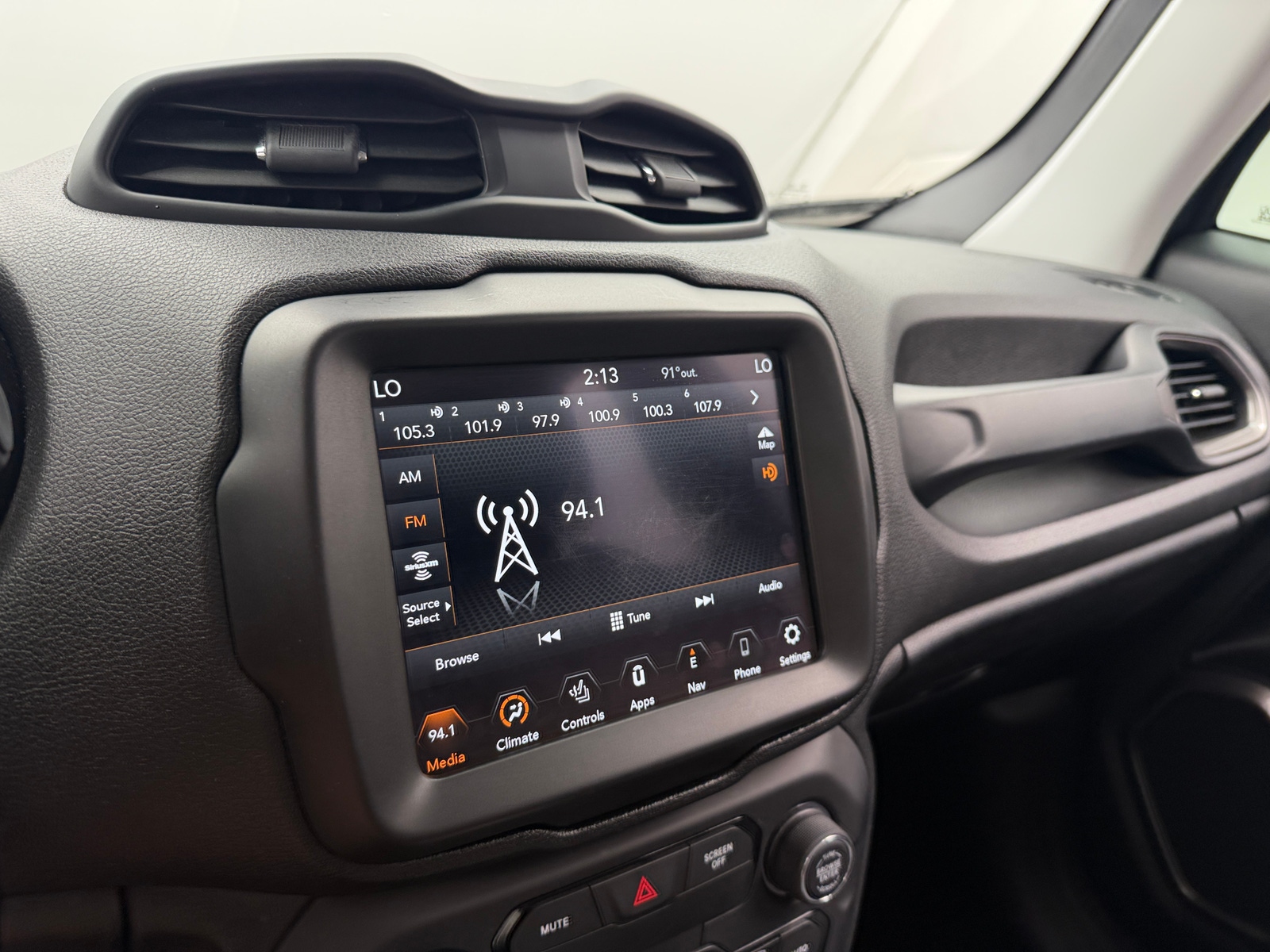 Thumbnail: 2020 Jeep Renegade - 3