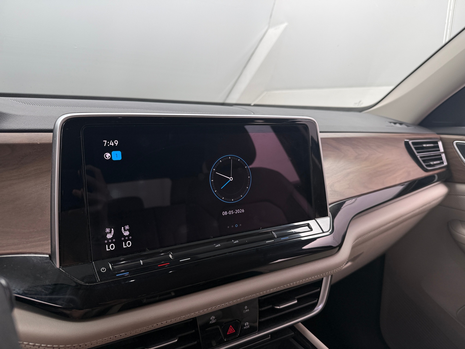 Thumbnail: 2024 Volkswagen Atlas - 3
