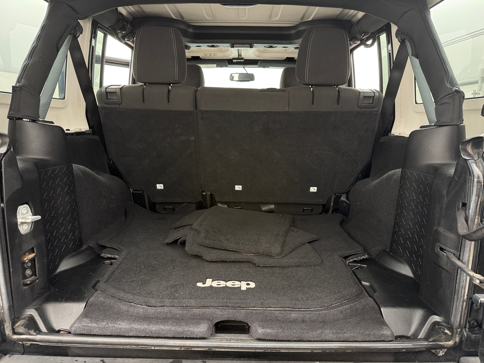 Thumbnail: 2015 Jeep Wrangler - 7