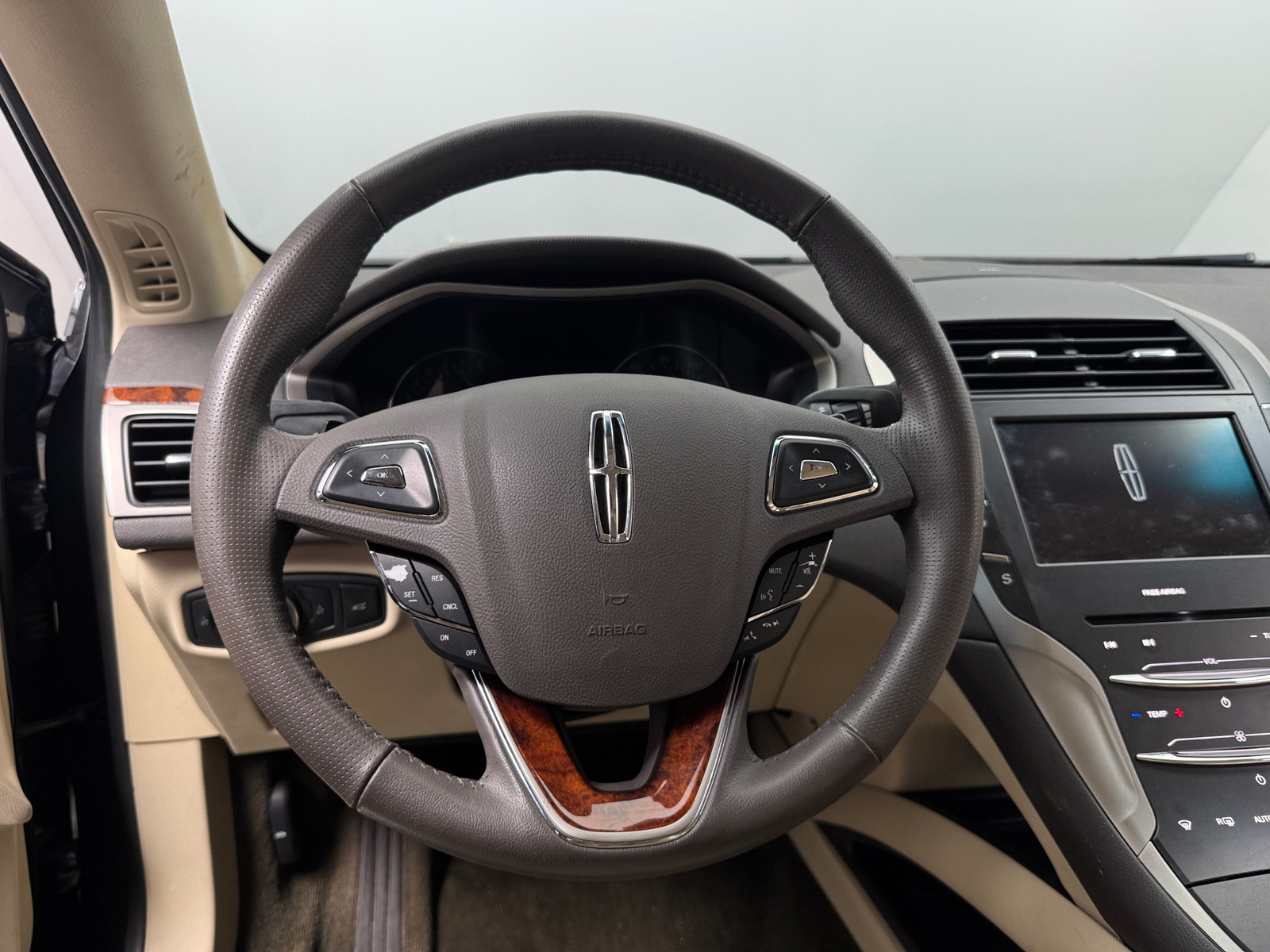 Thumbnail: 2014 Lincoln MKZ - 4