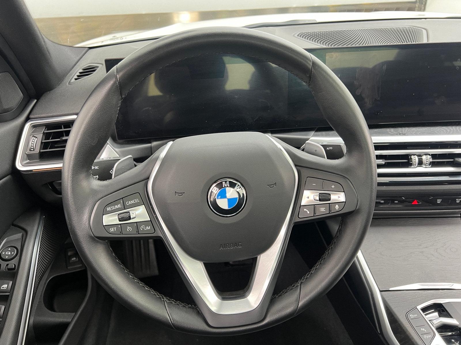 Thumbnail: 2024 BMW 3 Series - 4