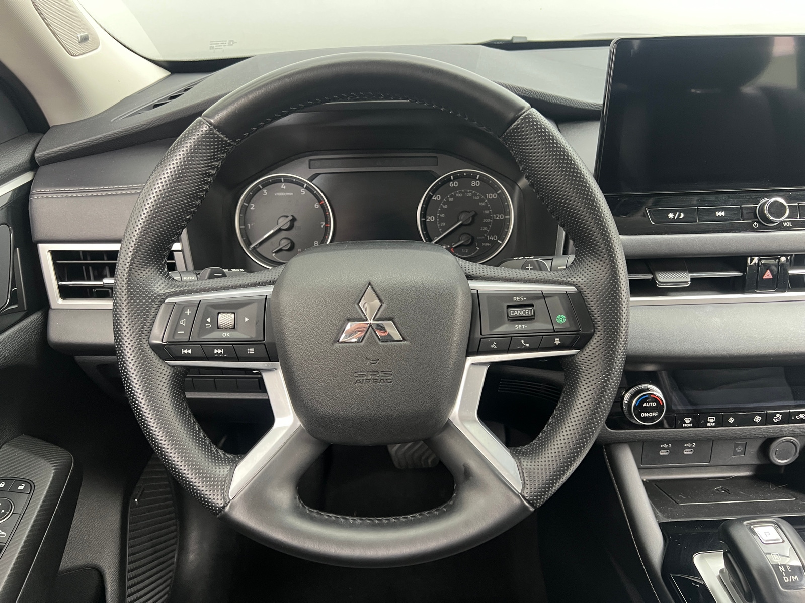 Thumbnail: 2025 Mitsubishi Outlander - 4
