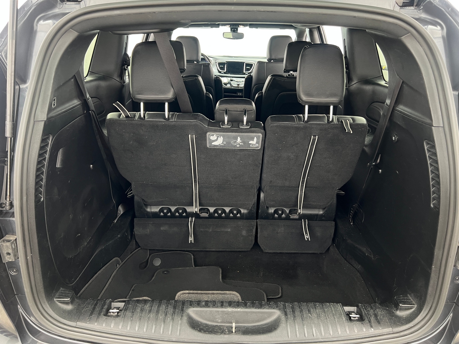 Thumbnail: 2020 Chrysler Pacifica - 6