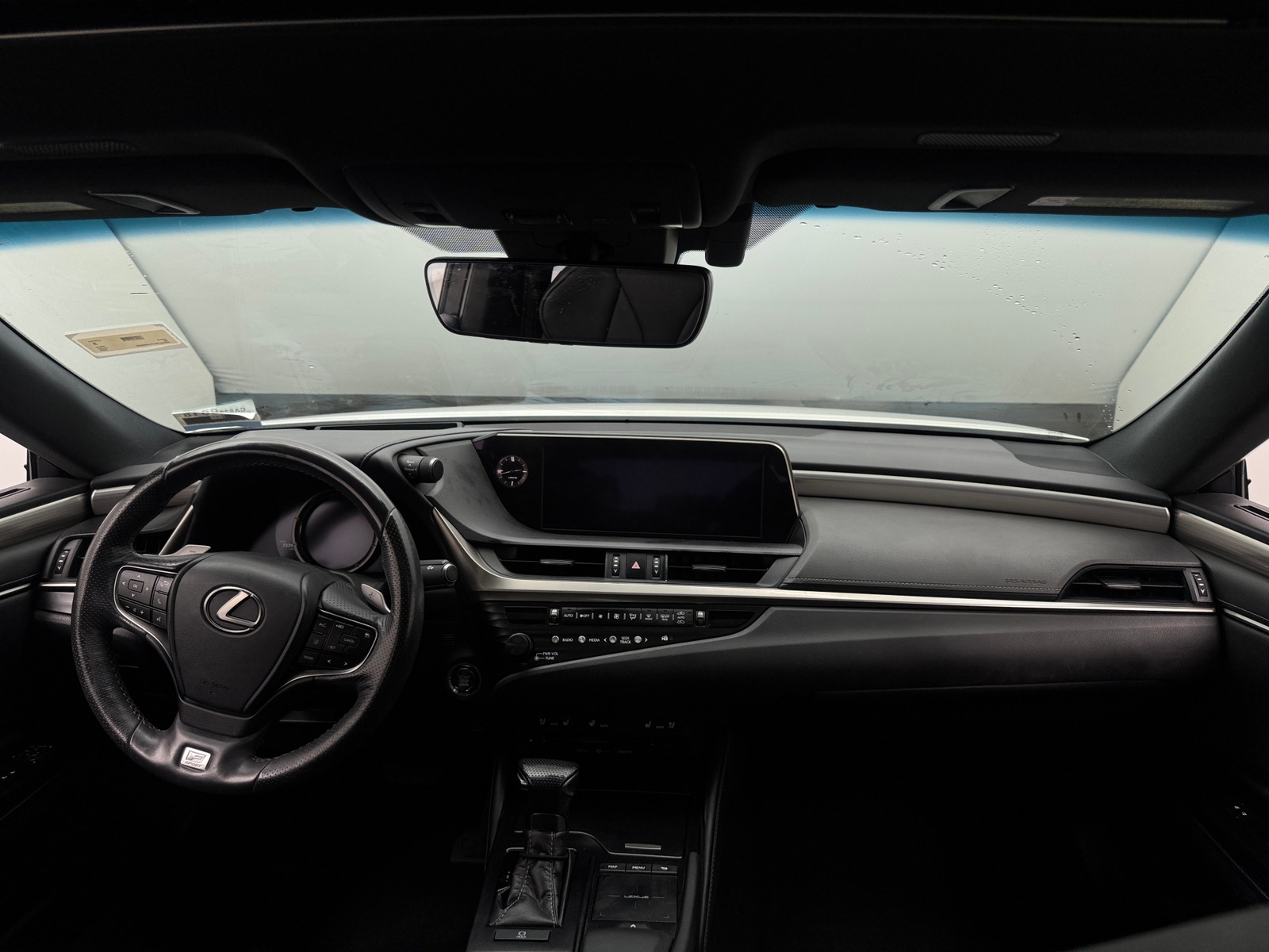 Thumbnail: 2020 Lexus ES - 2
