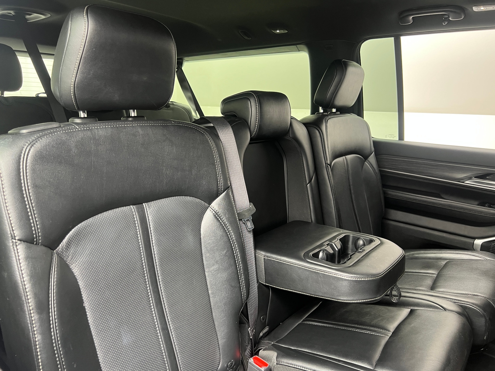 Thumbnail: 2024 Jeep Wagoneer - 5