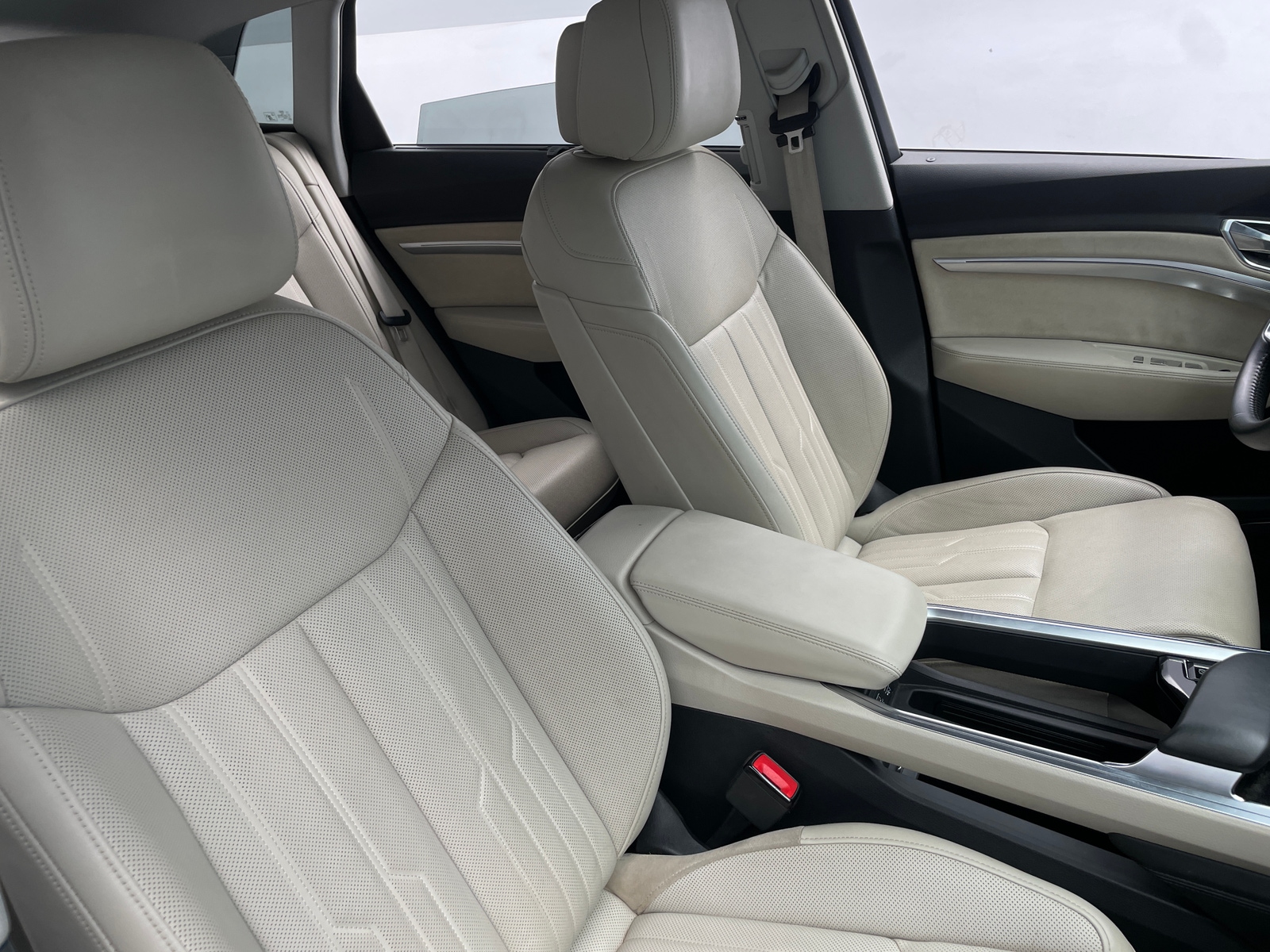 Thumbnail: 2019 Audi e-tron - 2