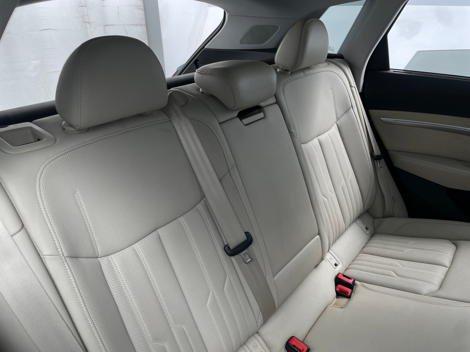 Thumbnail: 2019 Audi e-tron - 6