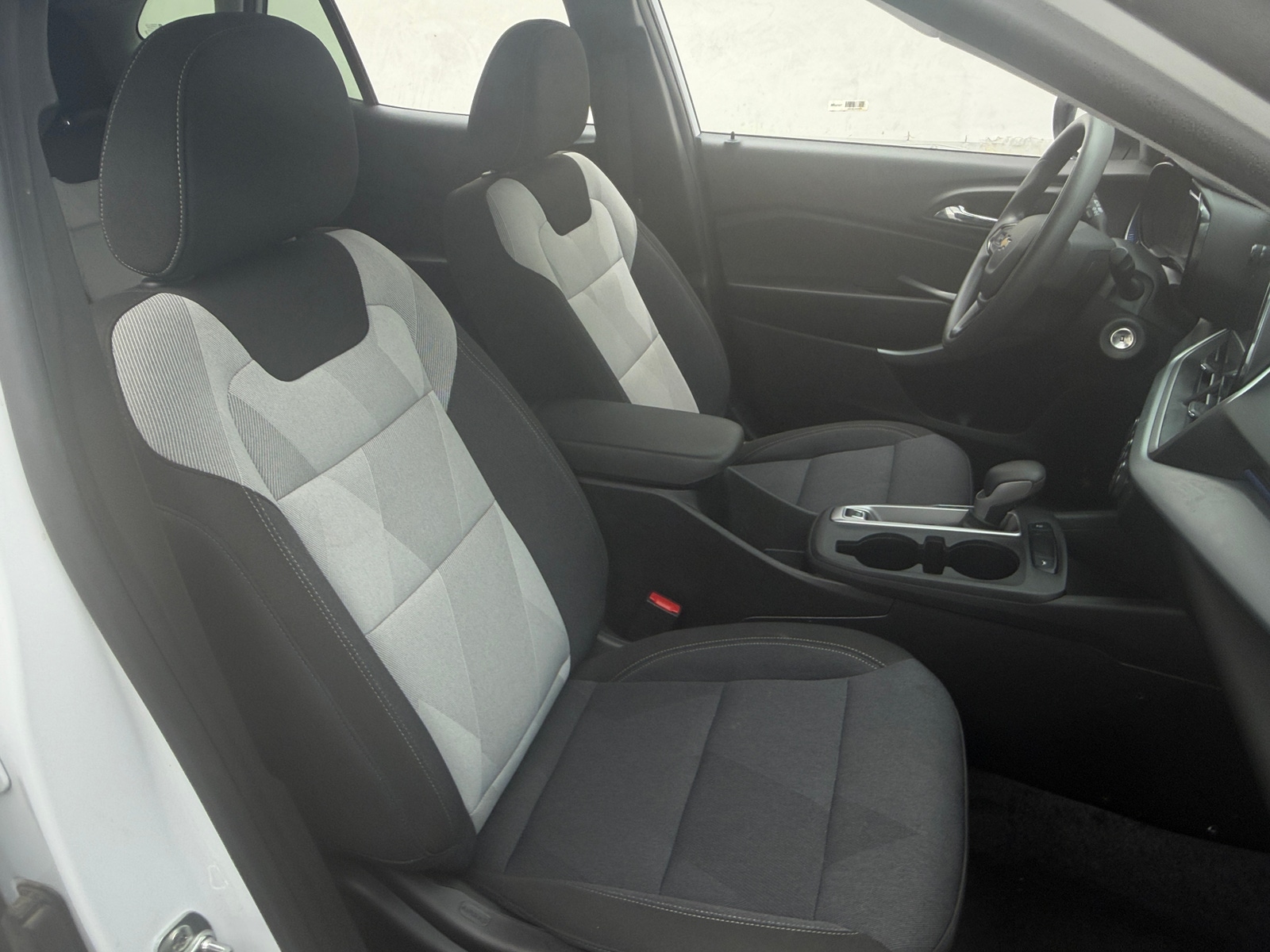 Thumbnail: 2025 Chevrolet Trax - 2