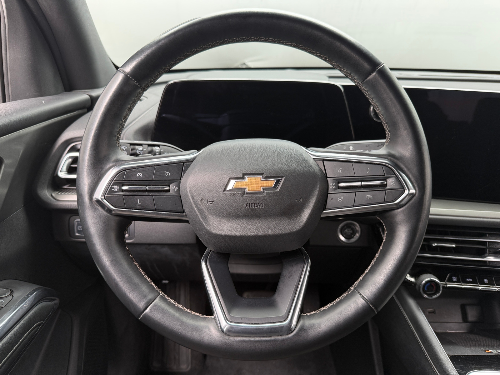 Thumbnail: 2024 Chevrolet Traverse - 5