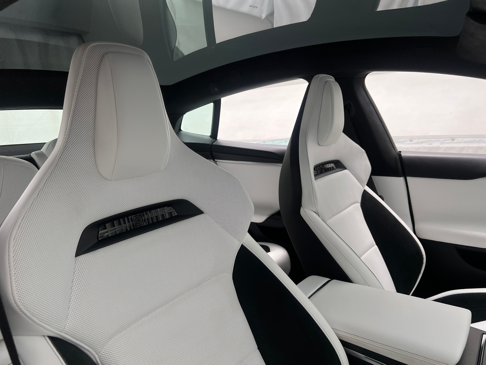 Thumbnail: 2025 Tesla Model S - 2
