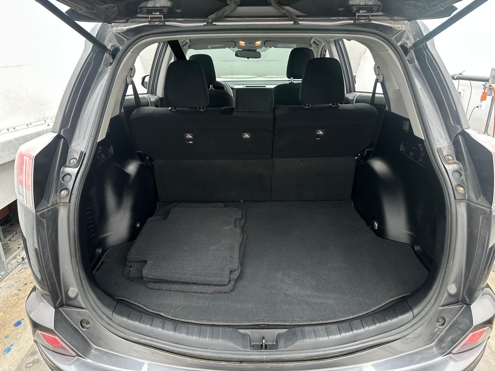 Thumbnail: 2017 Toyota RAV4 - 7
