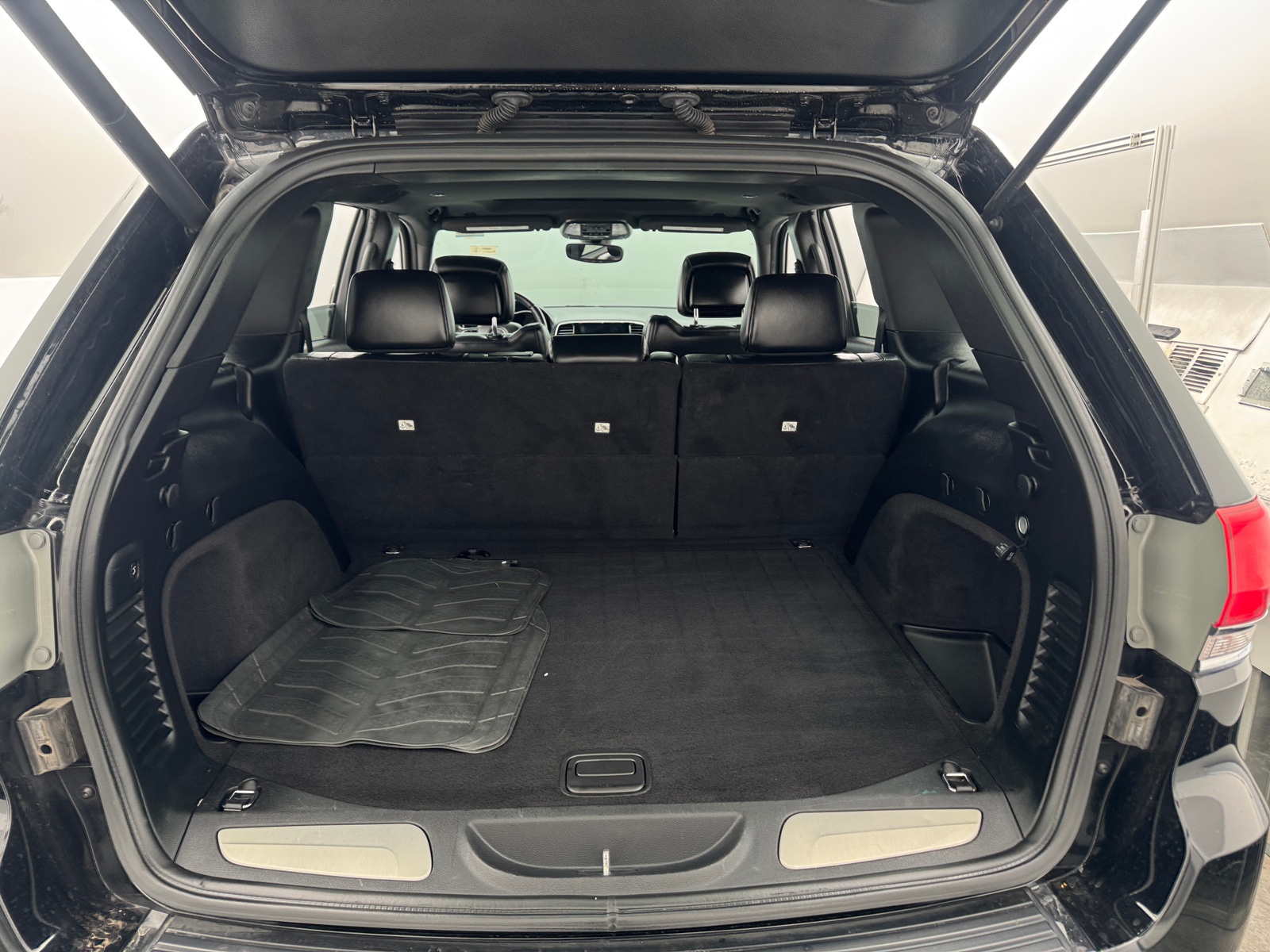 Thumbnail: 2019 Jeep Grand Cherokee - 6