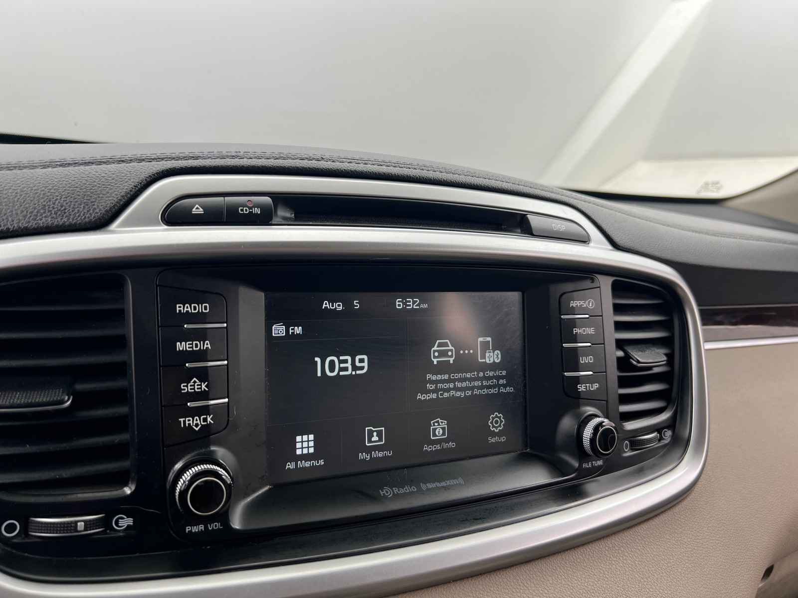 Thumbnail: 2017 Kia Sorento - 3