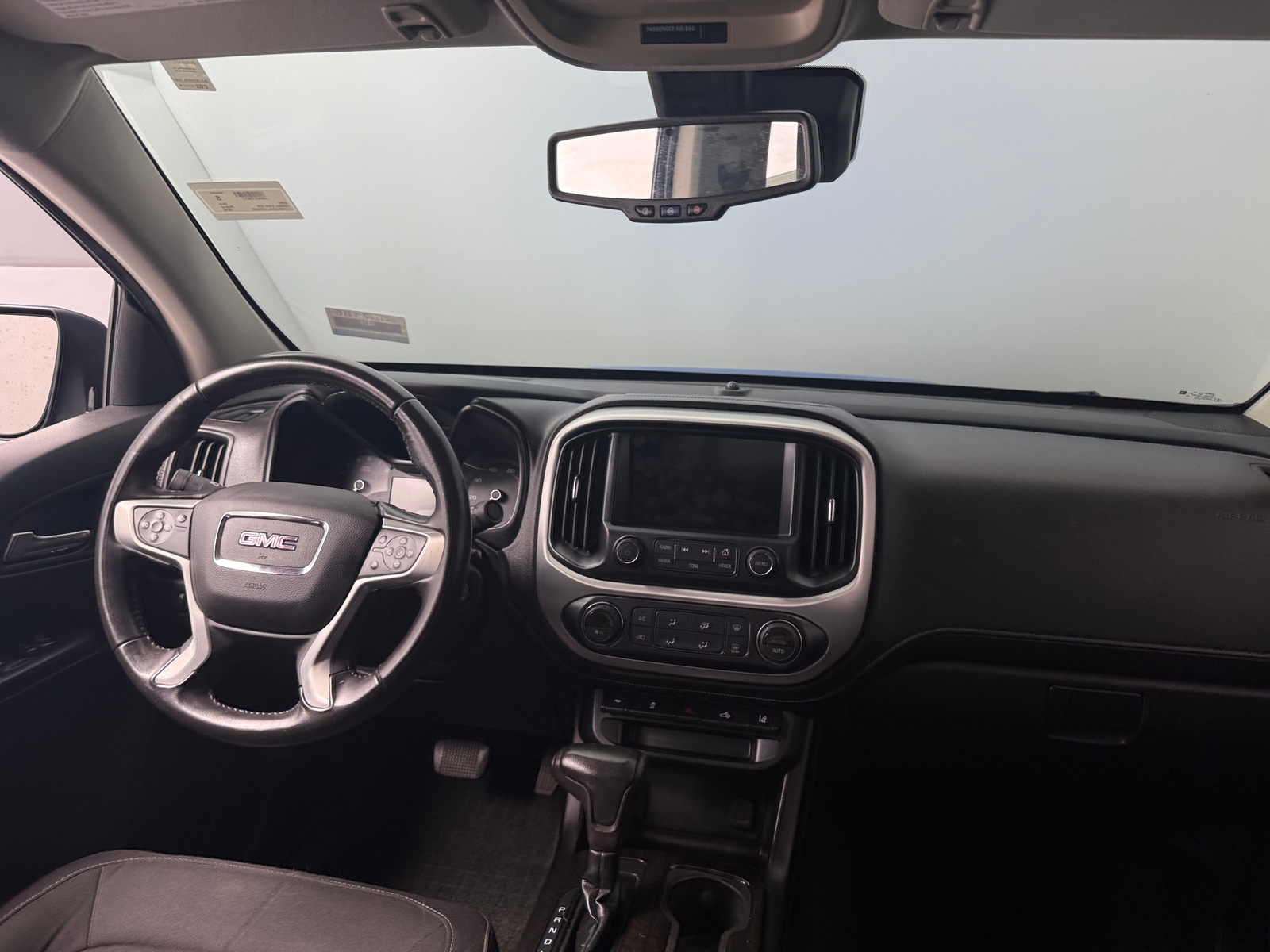 Thumbnail: 2018 GMC Canyon - 3