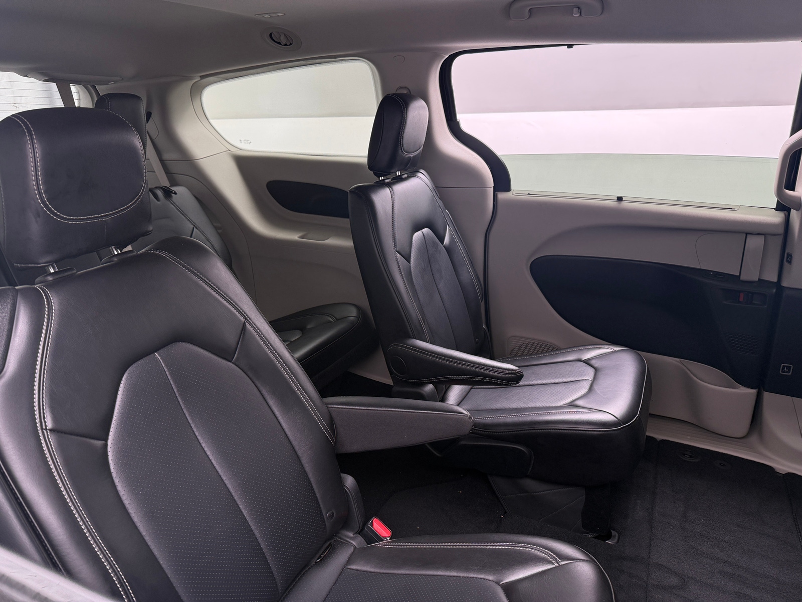 Thumbnail: 2024 Chrysler Pacifica - 5
