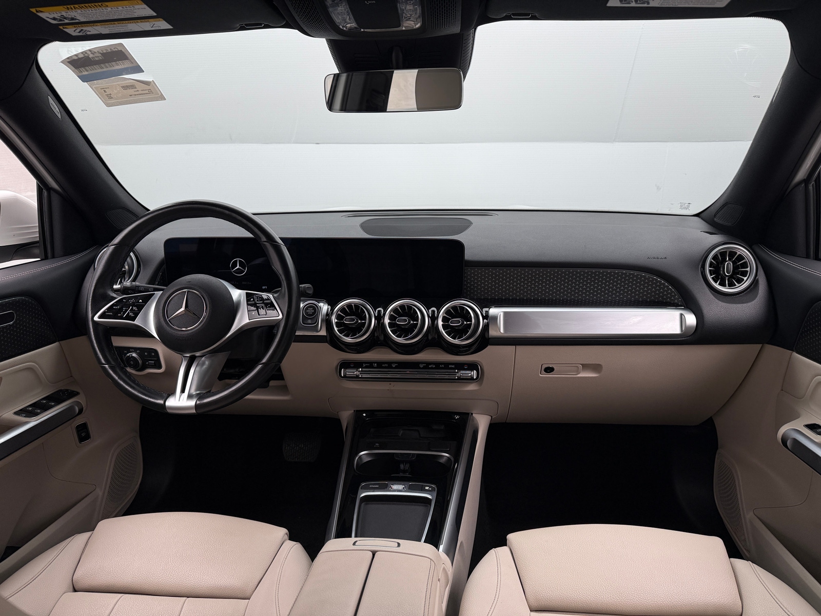 Thumbnail: 2025 Mercedes-Benz GLB - 2