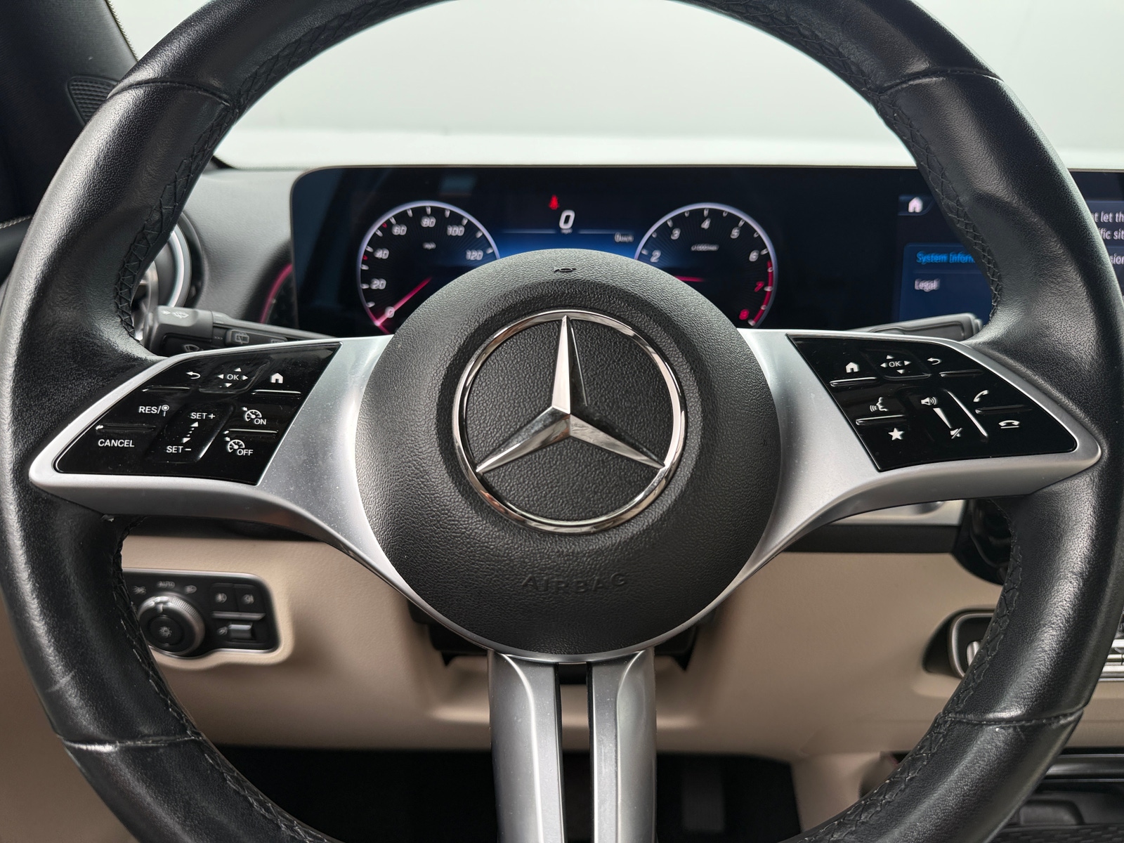 Thumbnail: 2025 Mercedes-Benz GLB - 4