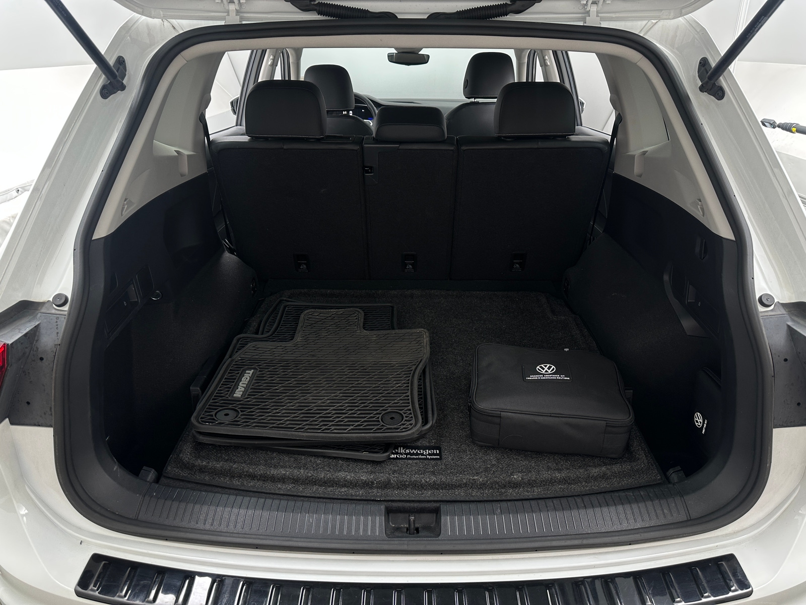 Thumbnail: 2024 Volkswagen Tiguan - 6