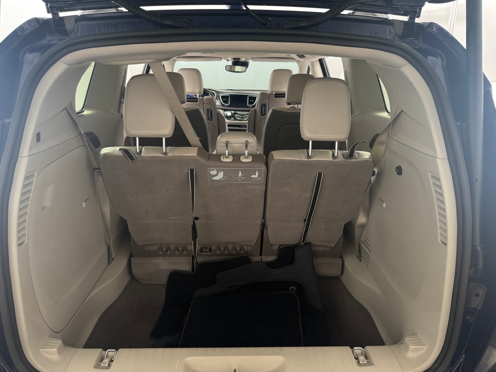 Thumbnail: 2019 Chrysler Pacifica - 6