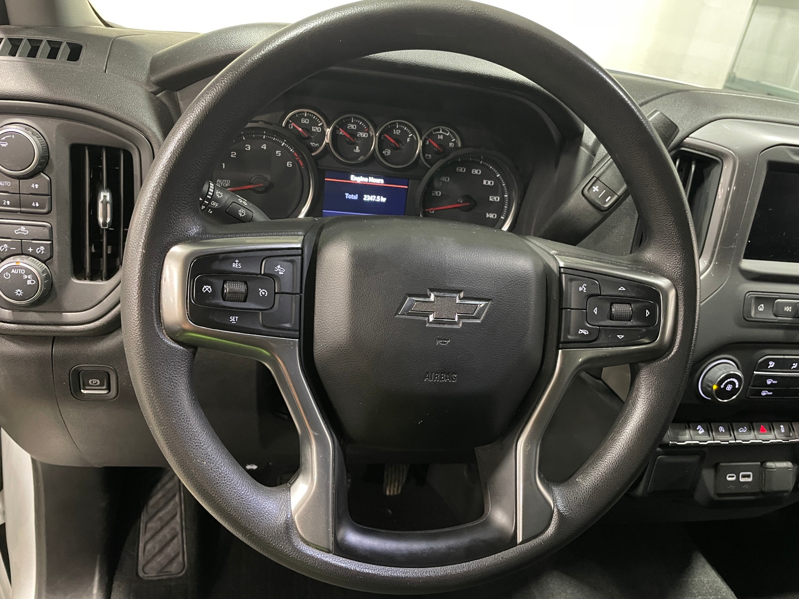 Thumbnail: 2022 Chevrolet Silverado 1500 - 5