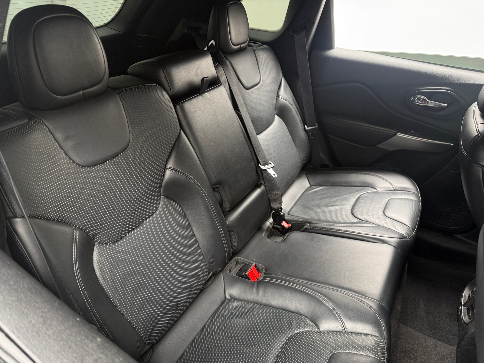Thumbnail: 2019 Jeep Cherokee - 5
