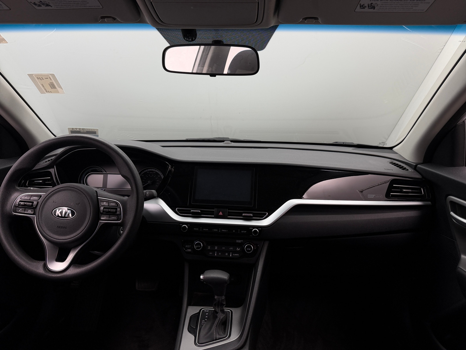 Thumbnail: 2020 Kia Niro - 3