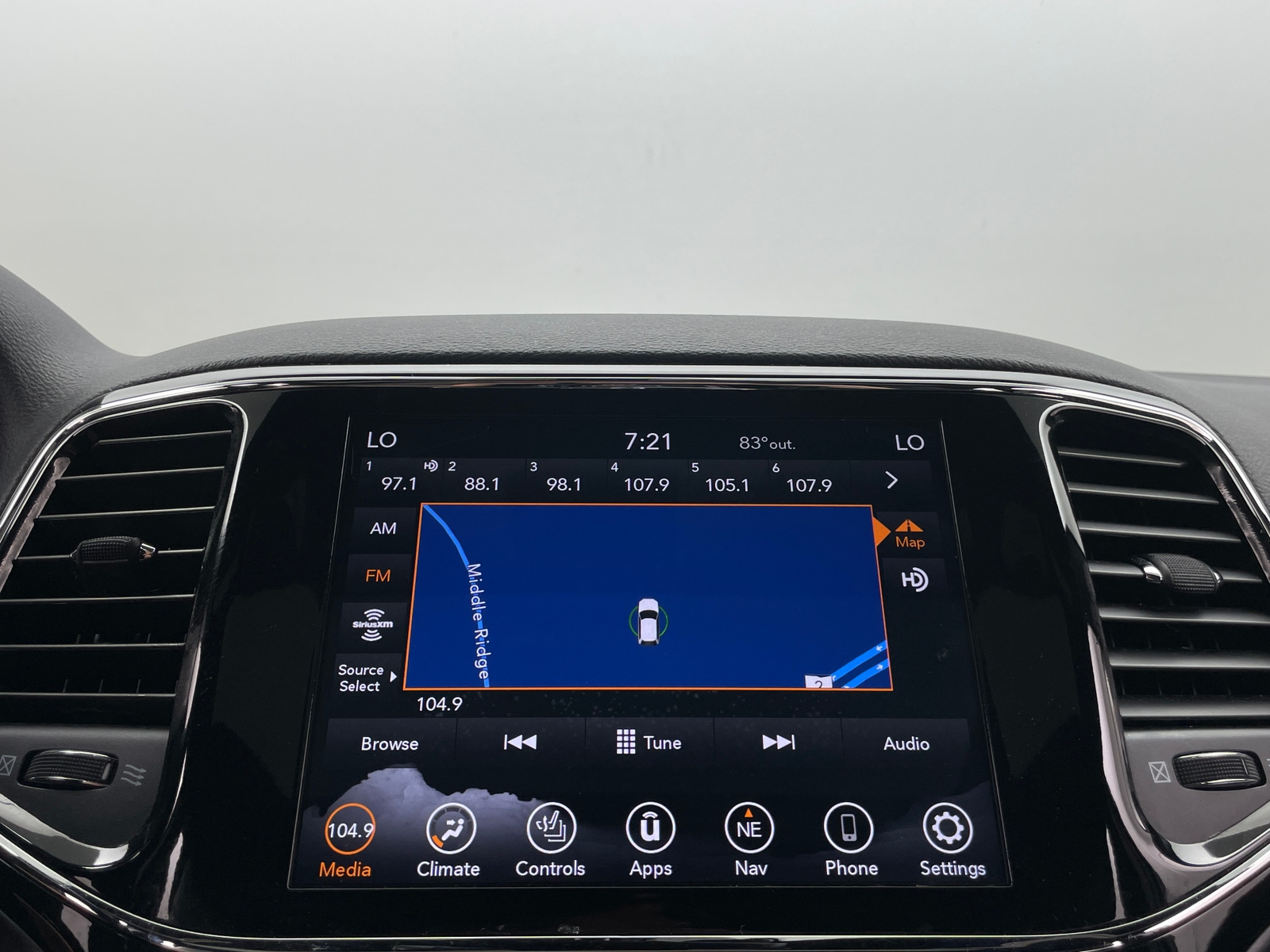 Thumbnail: 2021 Jeep Grand Cherokee - 3