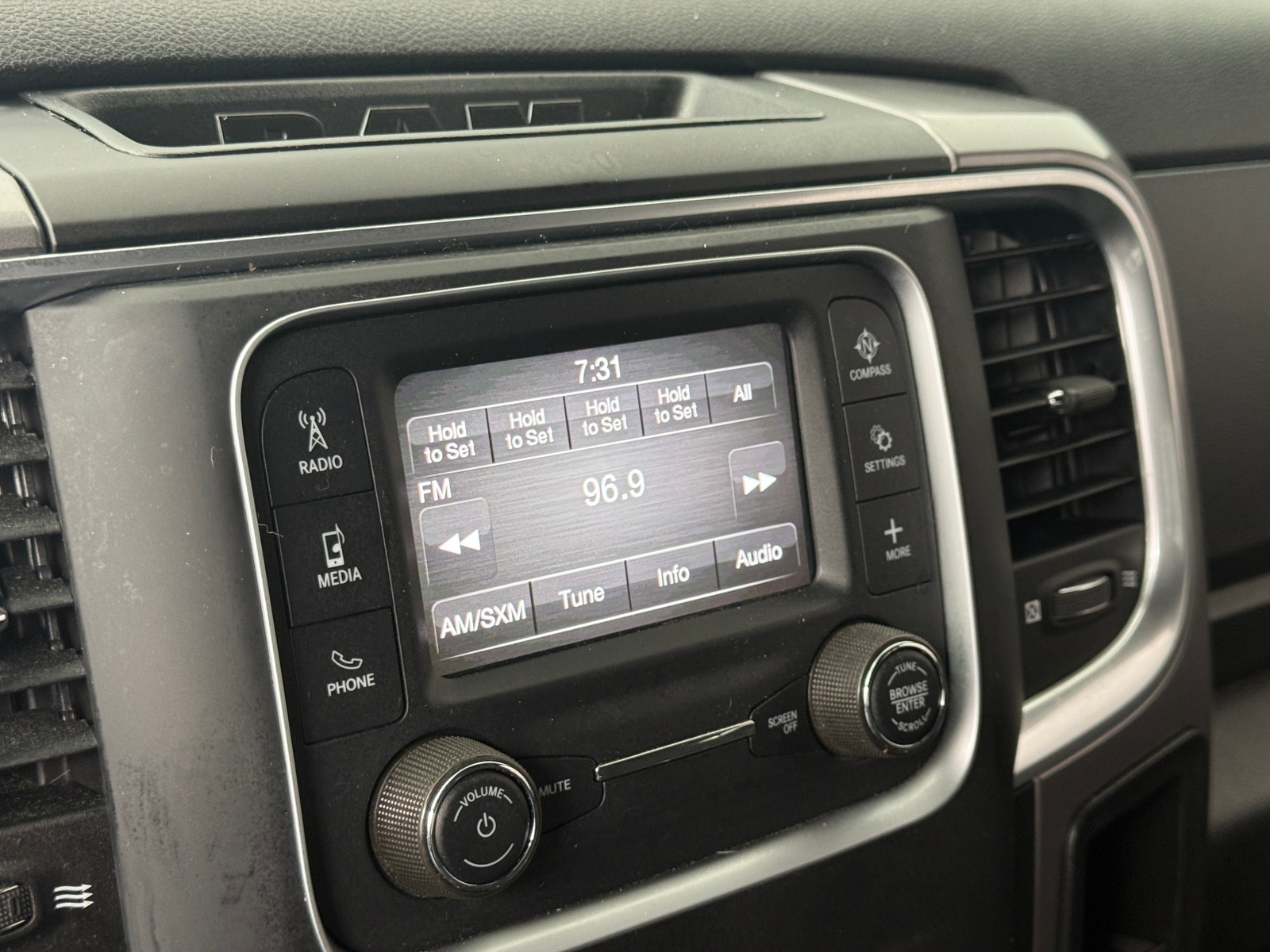 Thumbnail: 2023 RAM 1500 Classic - 4