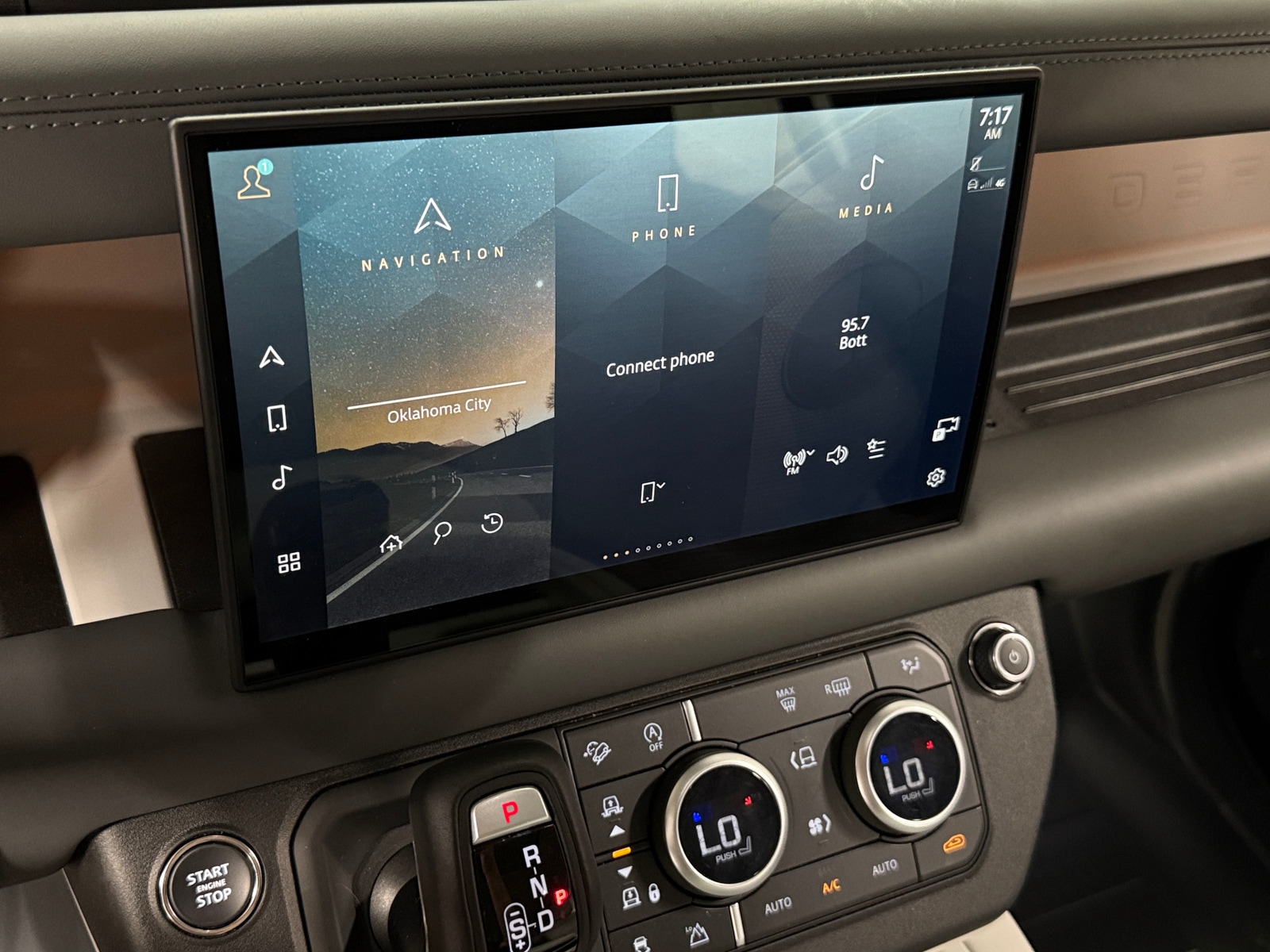 Thumbnail: 2025 Land Rover Defender - 3