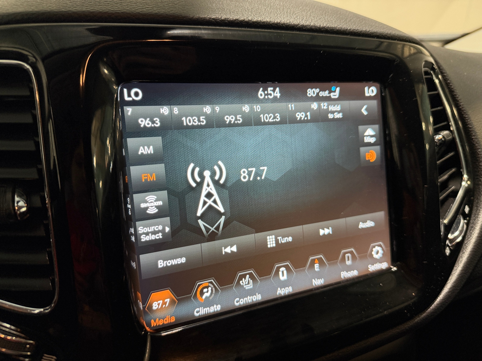 Thumbnail: 2021 Jeep Compass - 3