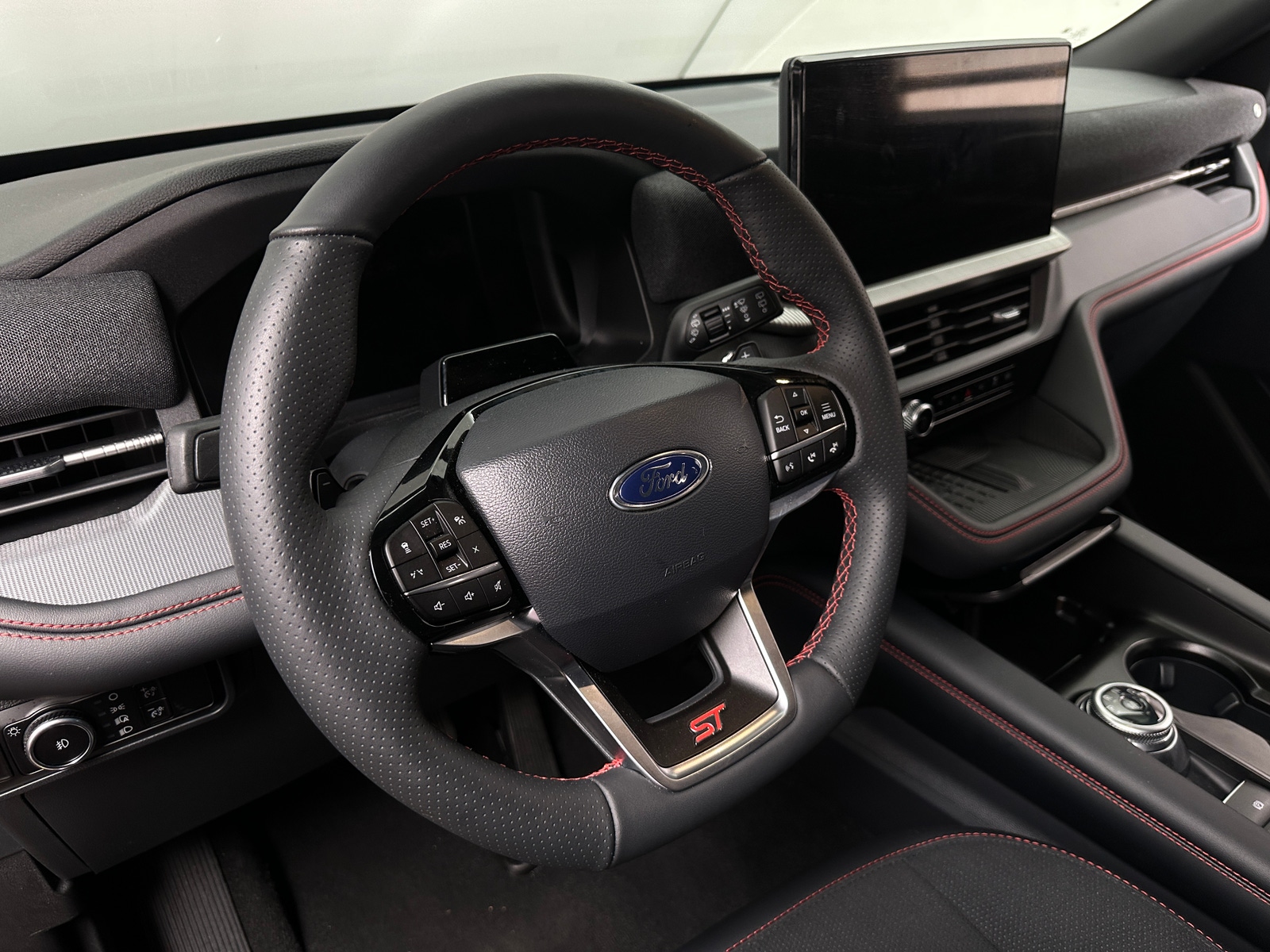 Thumbnail: 2025 Ford Explorer - 4